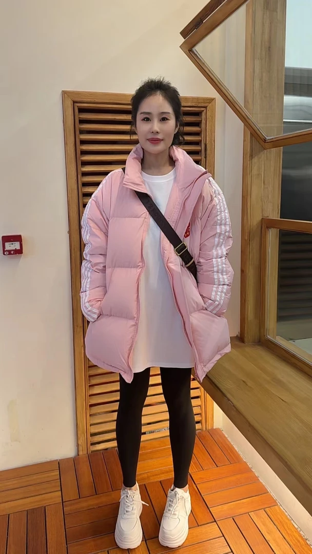 霍梦雪  字母羽绒服 粉色A  2023-23