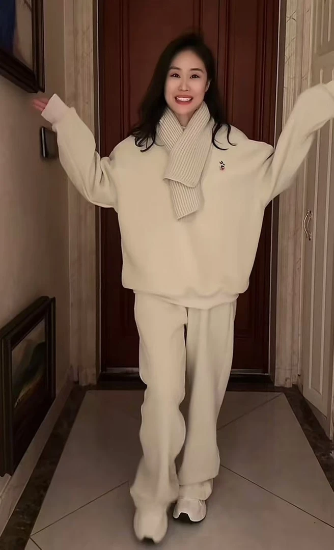 Miss Huo 围巾米奇加绒套装 A黄色 3728