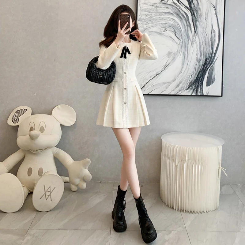 小香风白色连衣裙女春季新款气质高级感法式收腰圆领长袖a字裙子