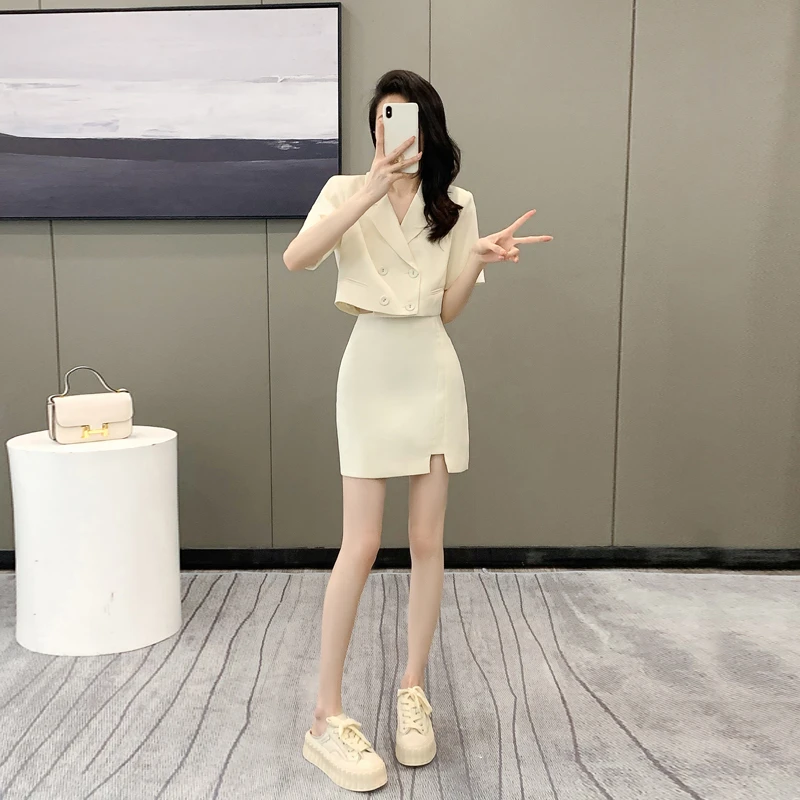 夏季套装裙女2024新款洋气时髦减龄御姐高级感露背西装裙子两件套