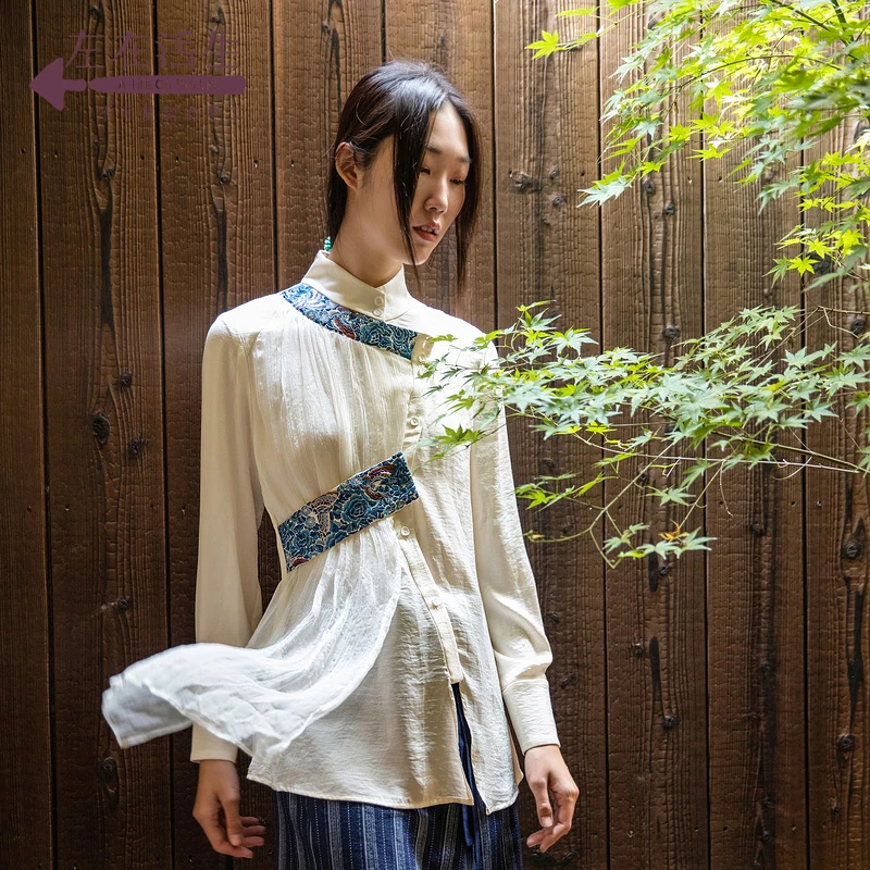 生活在左复古绣花衬衣秋季新品拼真丝飞片不规则长袖上衣女