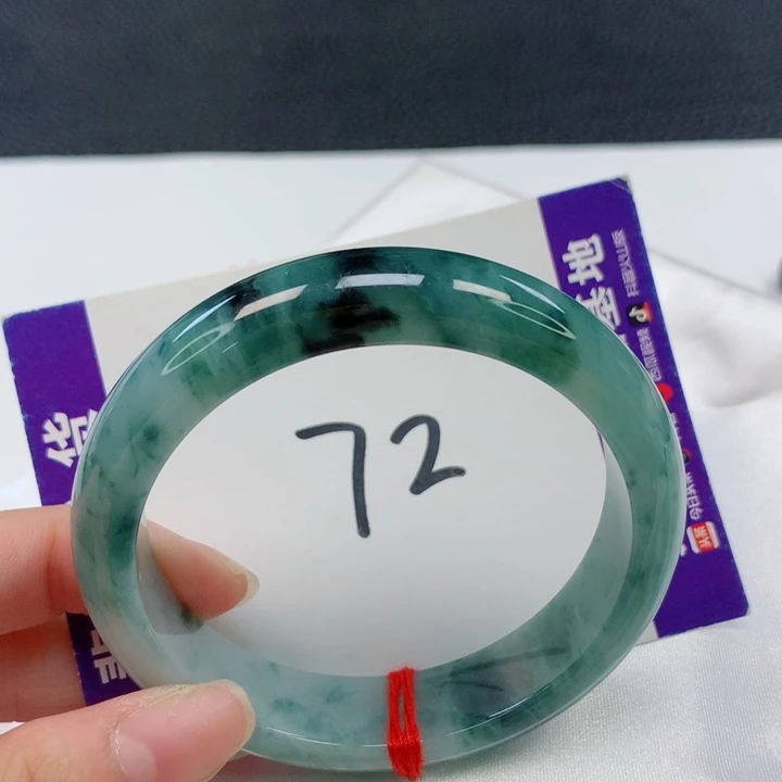 翡翠手镯未镶嵌55圈