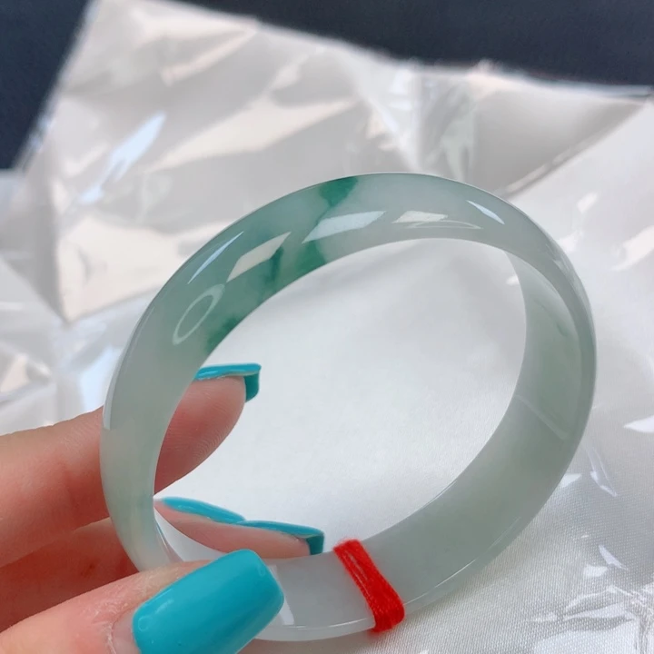 翡翠手镯未镶嵌51圈