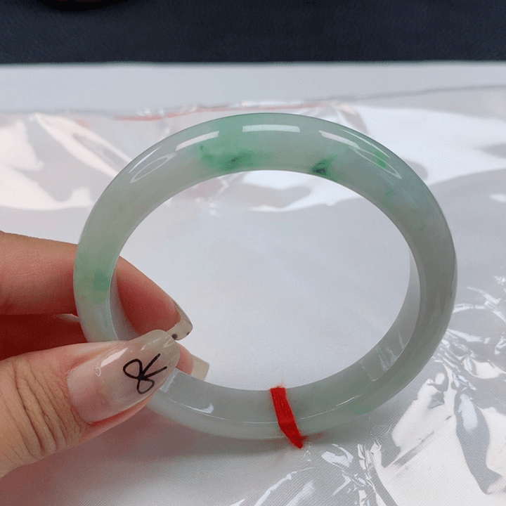 翡翠手镯未镶嵌55圈