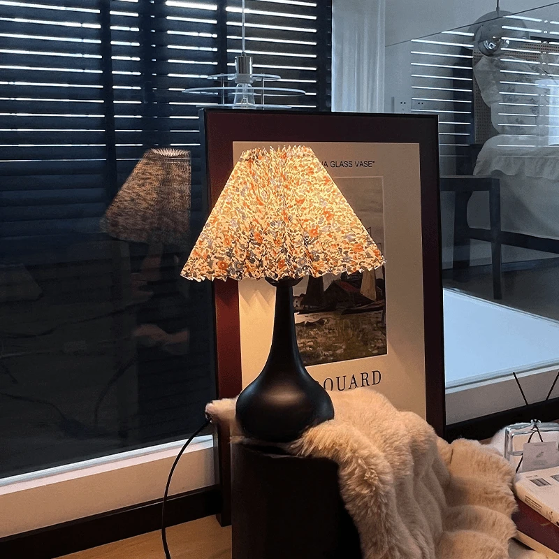 复古台灯卧室百褶夜灯简约现代感美式装饰氛围感床头夜灯书房E979