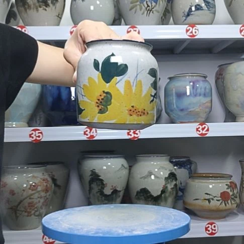 罐高度是10.5cm，内口径是6.5cm，没有孔。