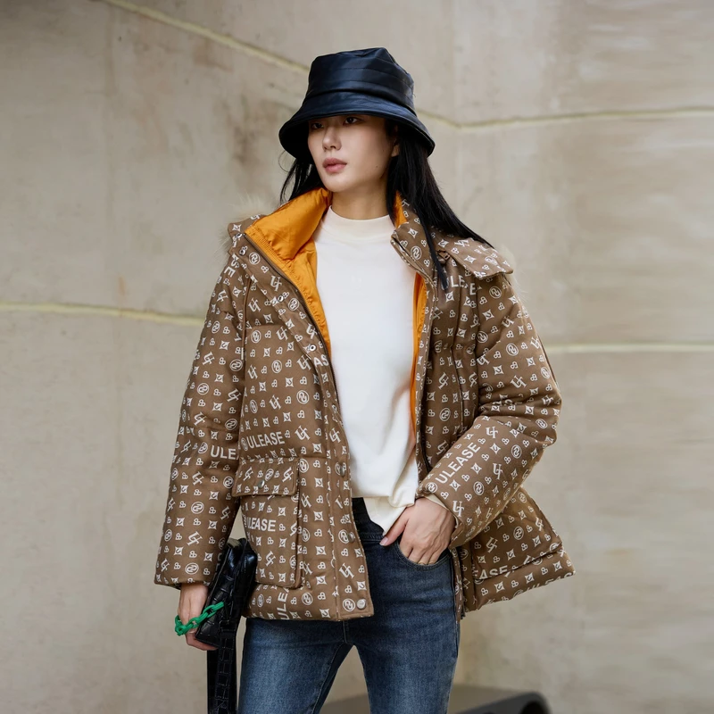 U/TI 时尚复古老花连帽毛领羽绒服女 棕色休闲外套尤缇冬季新款