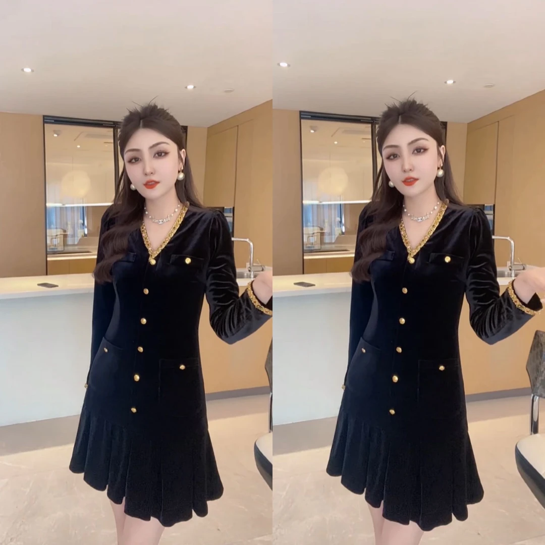 M9A86023   2025丝绒显瘦款高级收腰精致初春黑气质小香风连衣裙