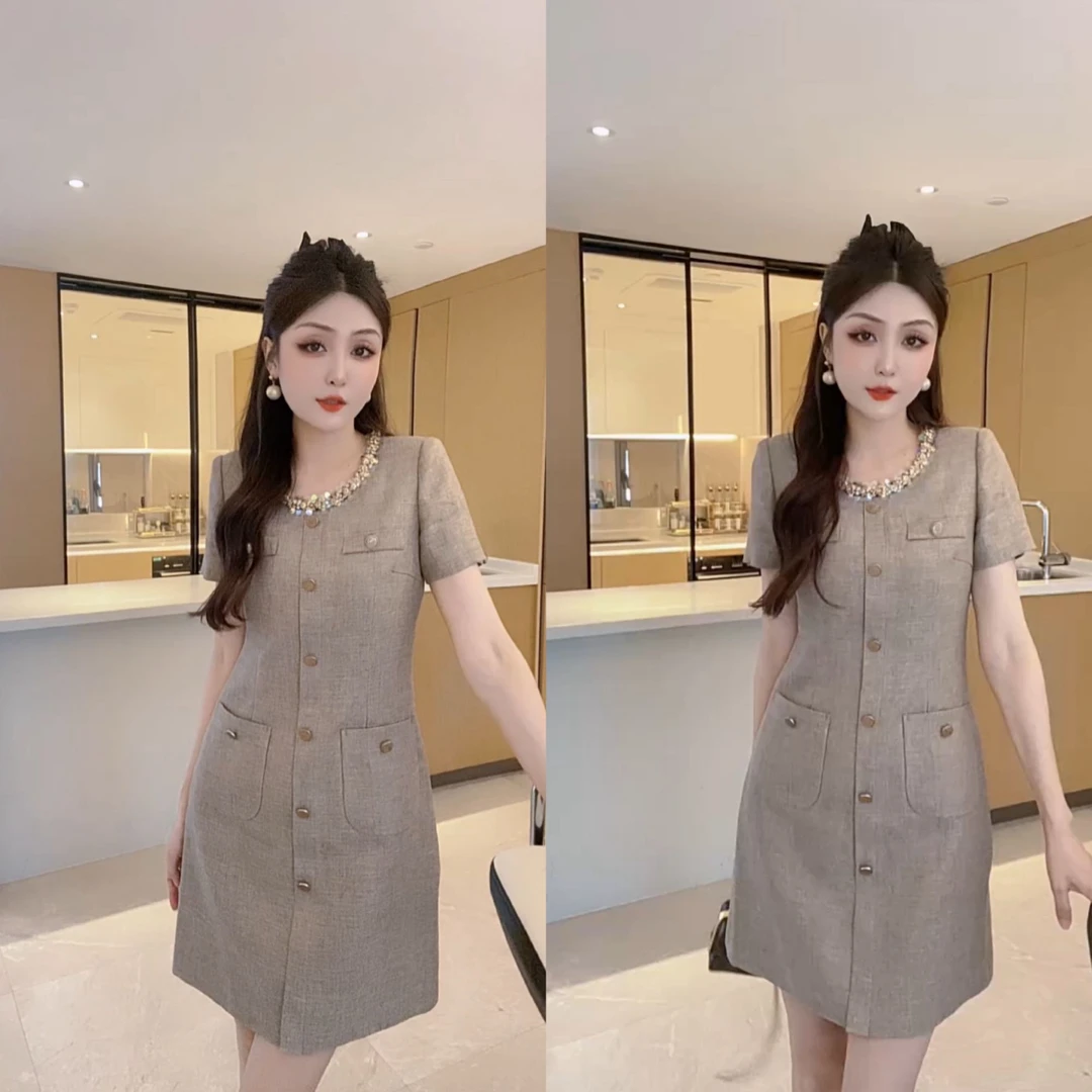 M9A86003  圆领短袖新款气质高级感显瘦轻奢减龄小众高连衣裙