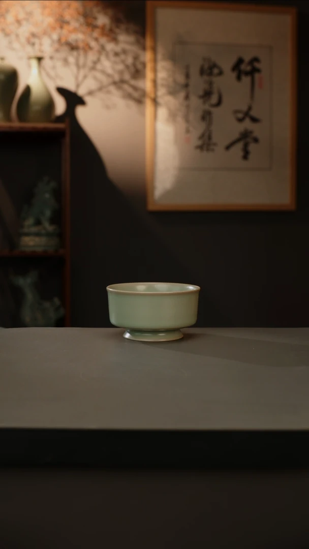 【闪购商品】杯仿古釉原矿  卷足圆唇   微瑕