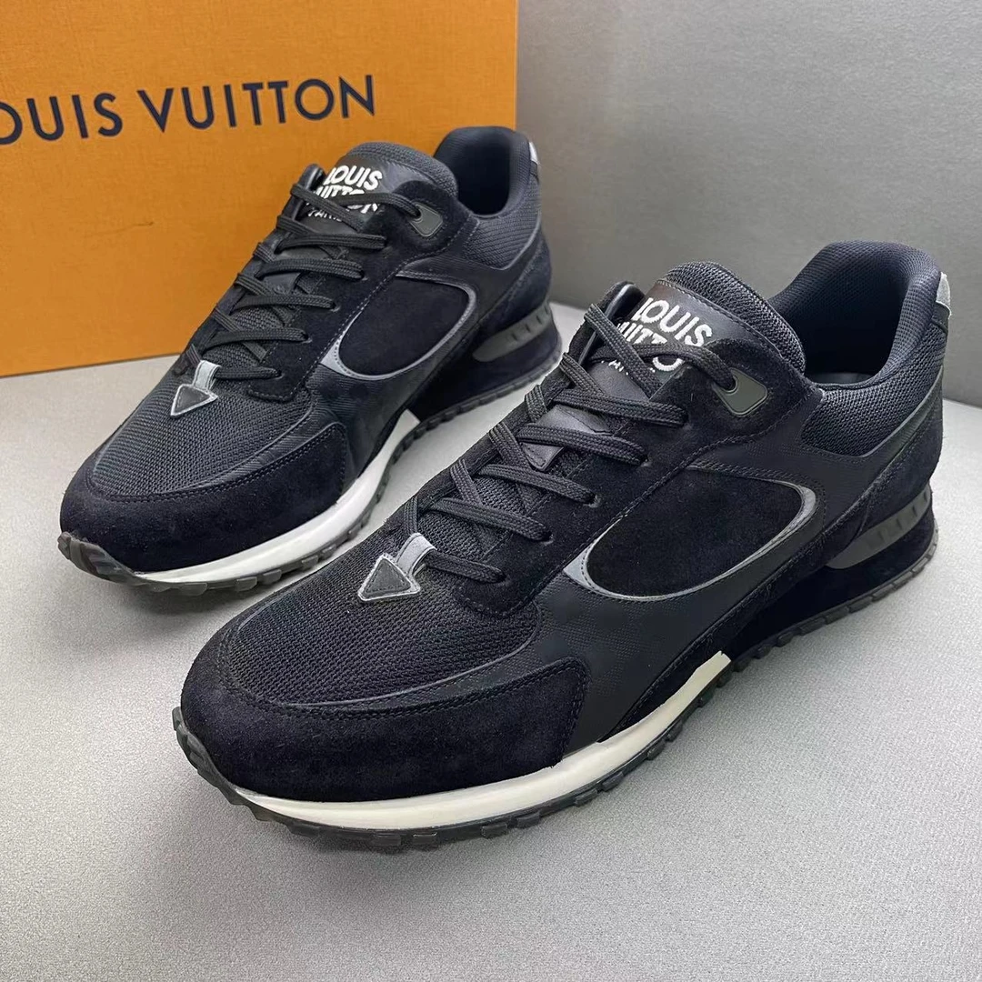 95新 LouisVuitton/路易威登 黑色网面百搭运动鞋42.5码 后跟瑕疵