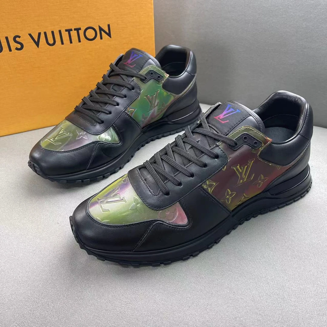 LouisVuitton/路易威登黑色老花镭射时尚百搭运动鞋 41码/97新