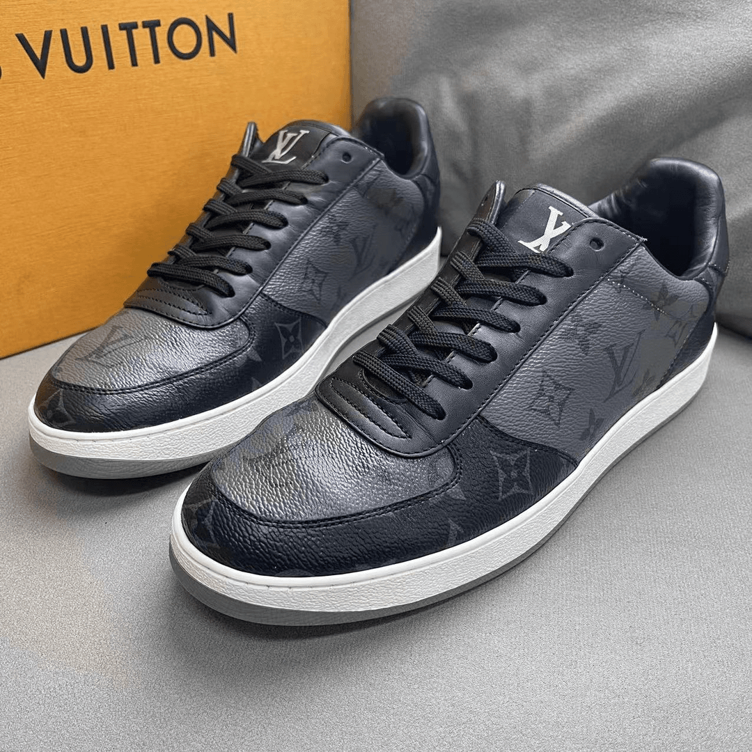 LouisVuitton/路易威登黑灰老花满印时尚百搭板鞋 40.5码/96新