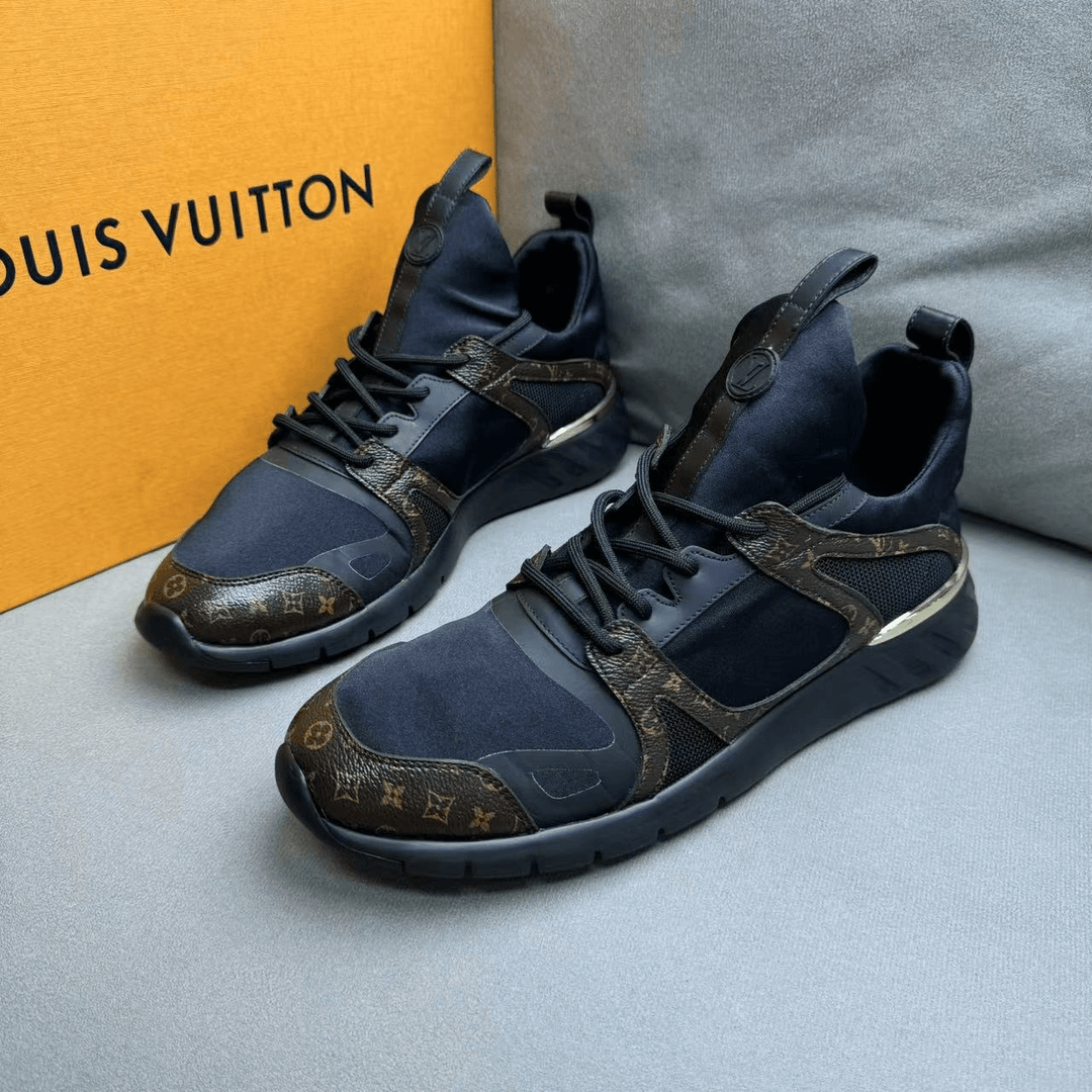 LouisVuitton/路易威登黑色老花网面时尚百搭运动鞋 42国码/96新