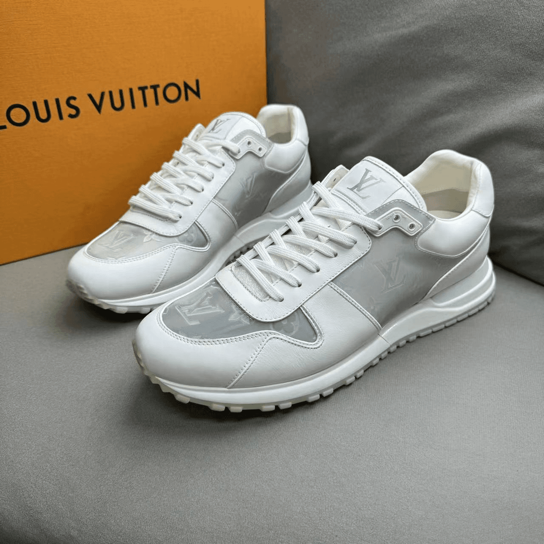 LouisVuitton/路易威登白色老花浮雕时尚运动鞋 43码/99新试穿