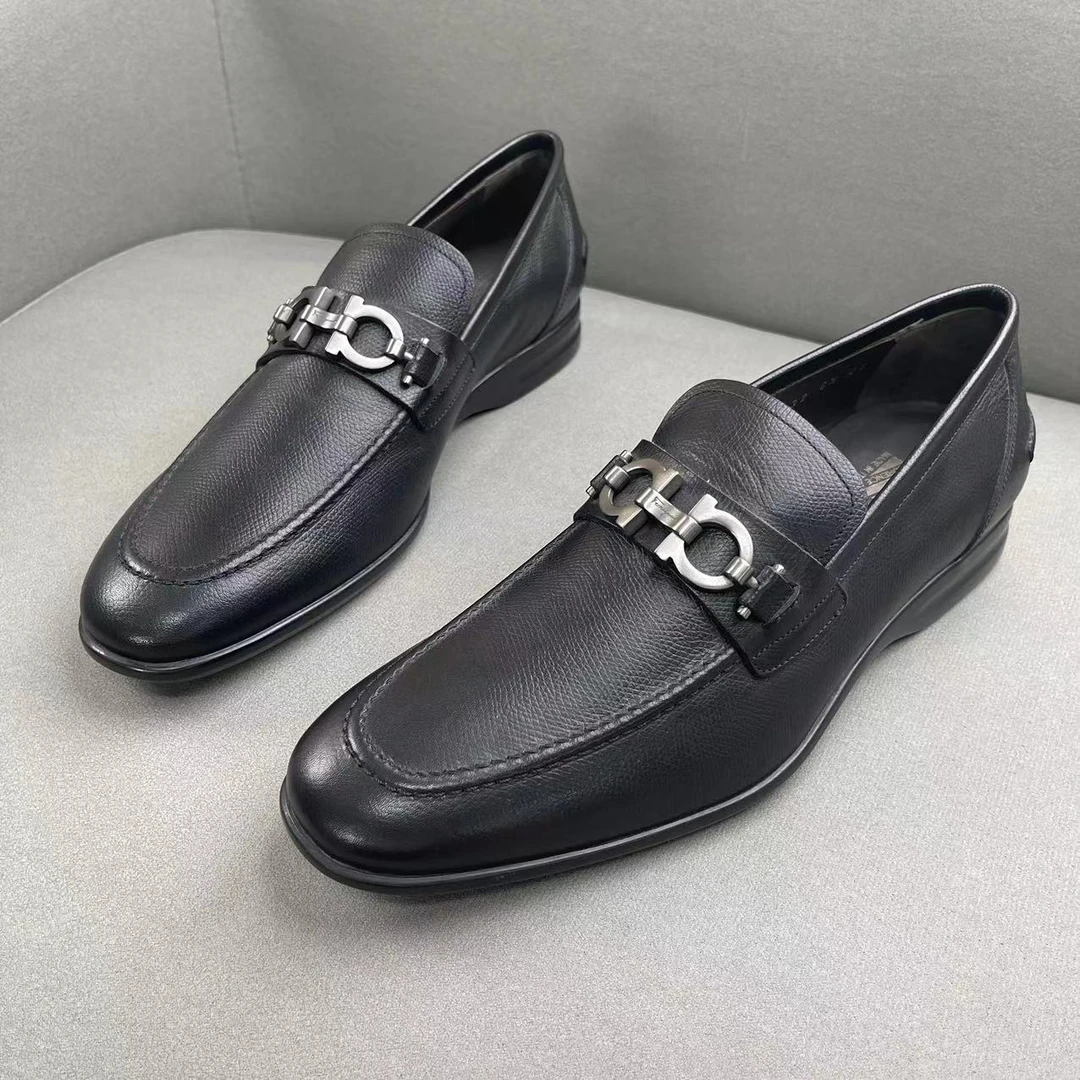 FERRAGAMO/菲拉格慕黑色马衔扣男款舒适时尚百搭皮鞋 39码/全新