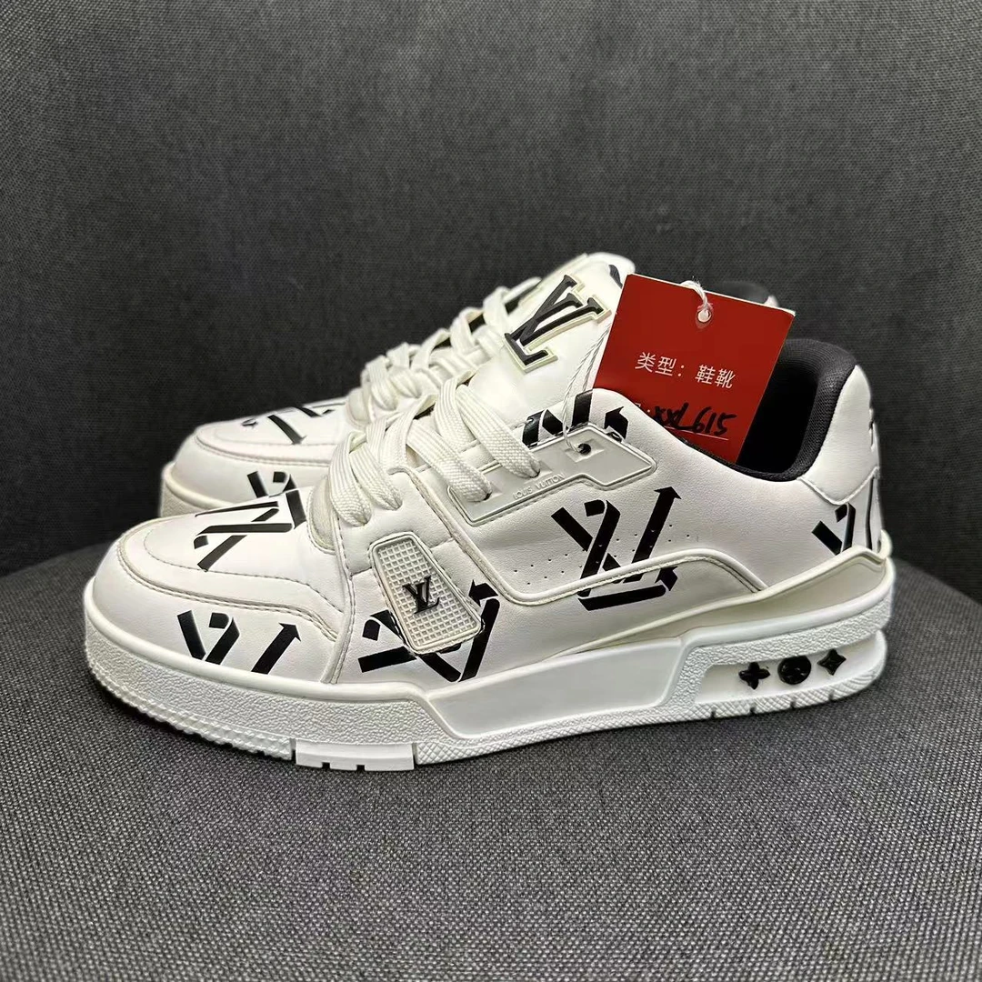 【孤码福利款】39码（99新）路易威登黑白环保Trainer/捡漏/XXL615