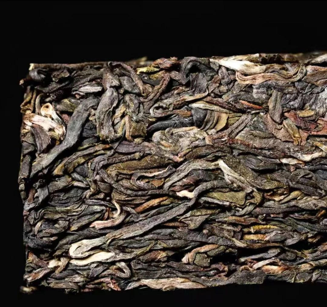 1990年云南班章普洱生普紧压茶砖-250克/砖