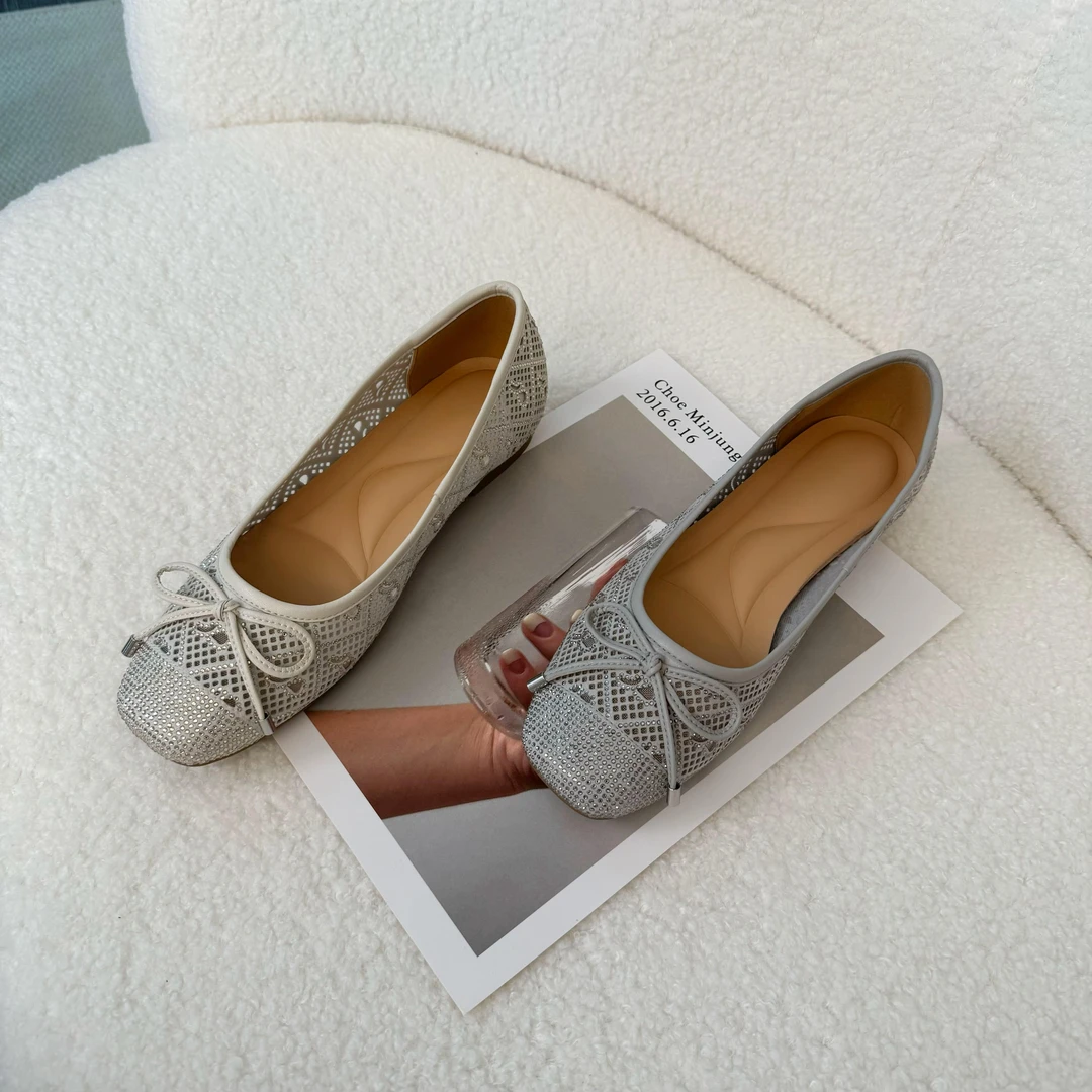 【断码】2024新款配裙子真皮单鞋软底镂空复古方头低跟法式浅口