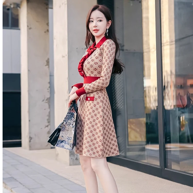 小个子显高娃娃领打底裙气质小香风针织收腰A字内搭毛衣连衣裙冬