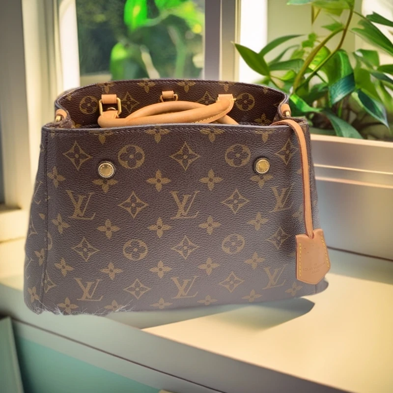 95新 LouisVuitton/路易威登 老花Montaigne Bb 蒙田