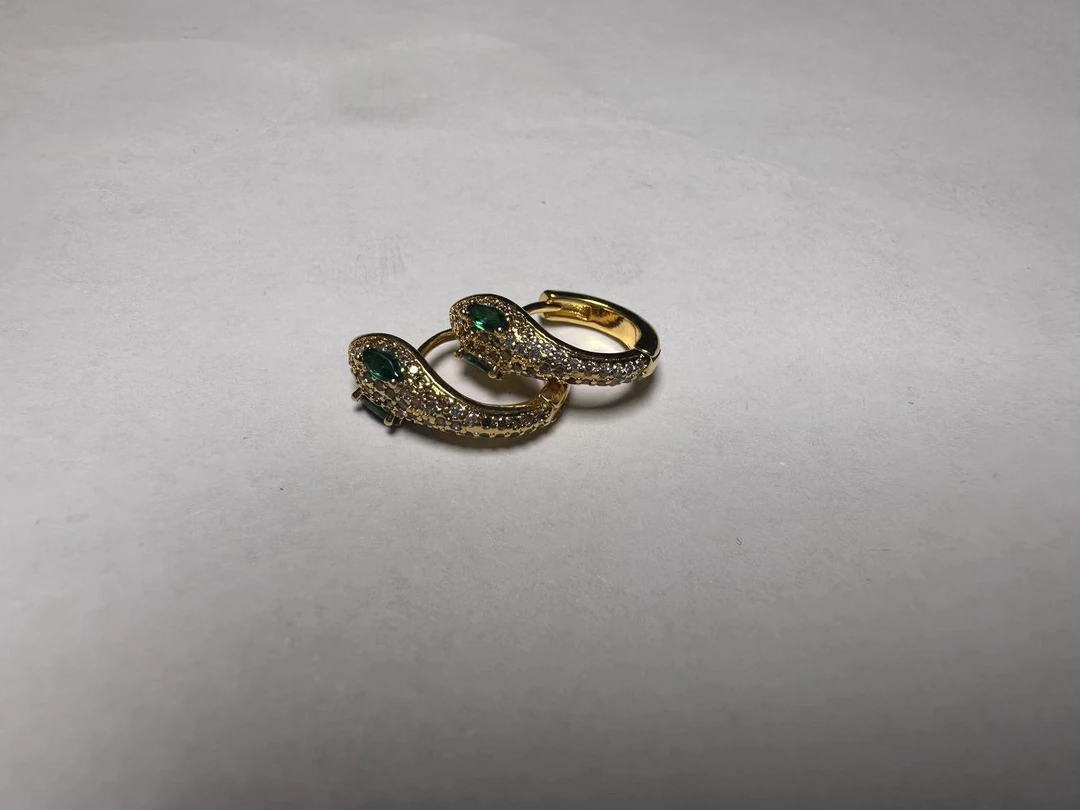 GB05 18k金满镶蛇形高级感耳扣