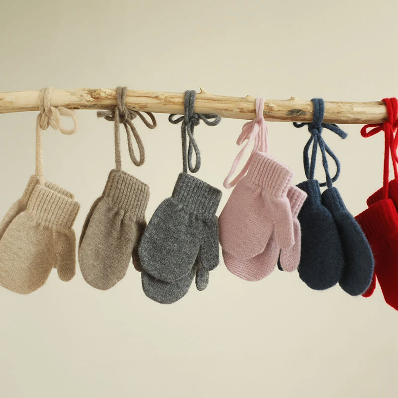 羊绒手套男女小宝宝100纯山羊绒秋冬新款挂绳全包指针织手套