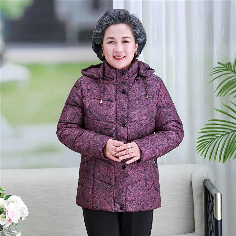 老年人服装女新款加厚大码妈妈装鸭绒奶奶短款保暖中老年外套