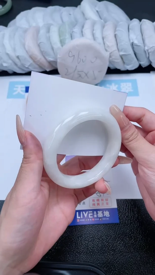 【闪购商品】和田玉手镯未镶嵌T103-57.5