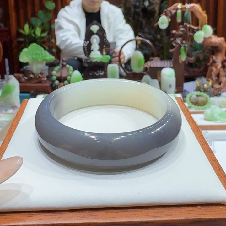 和田玉紫白51未镶嵌