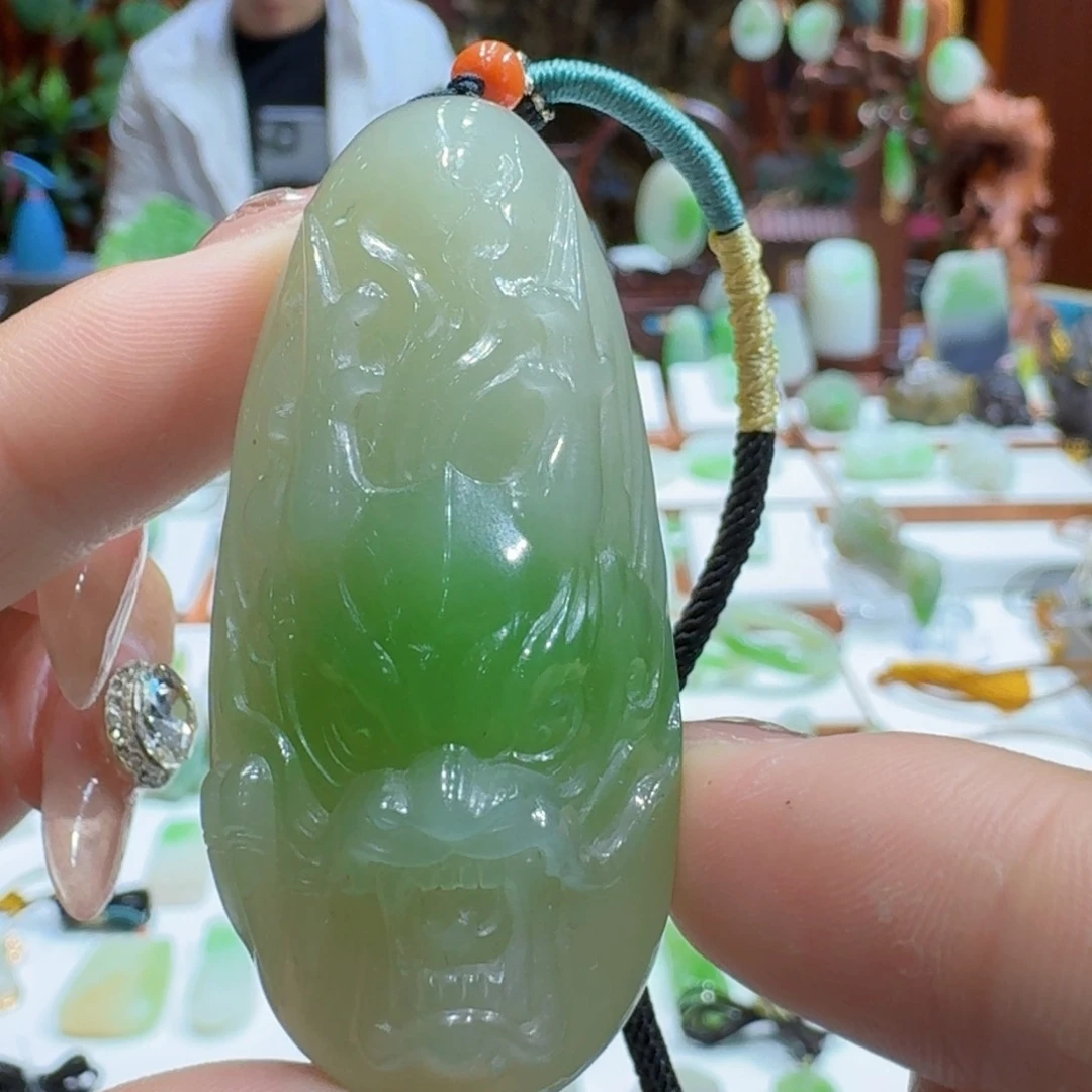和田玉翠青龙行天下未镶嵌