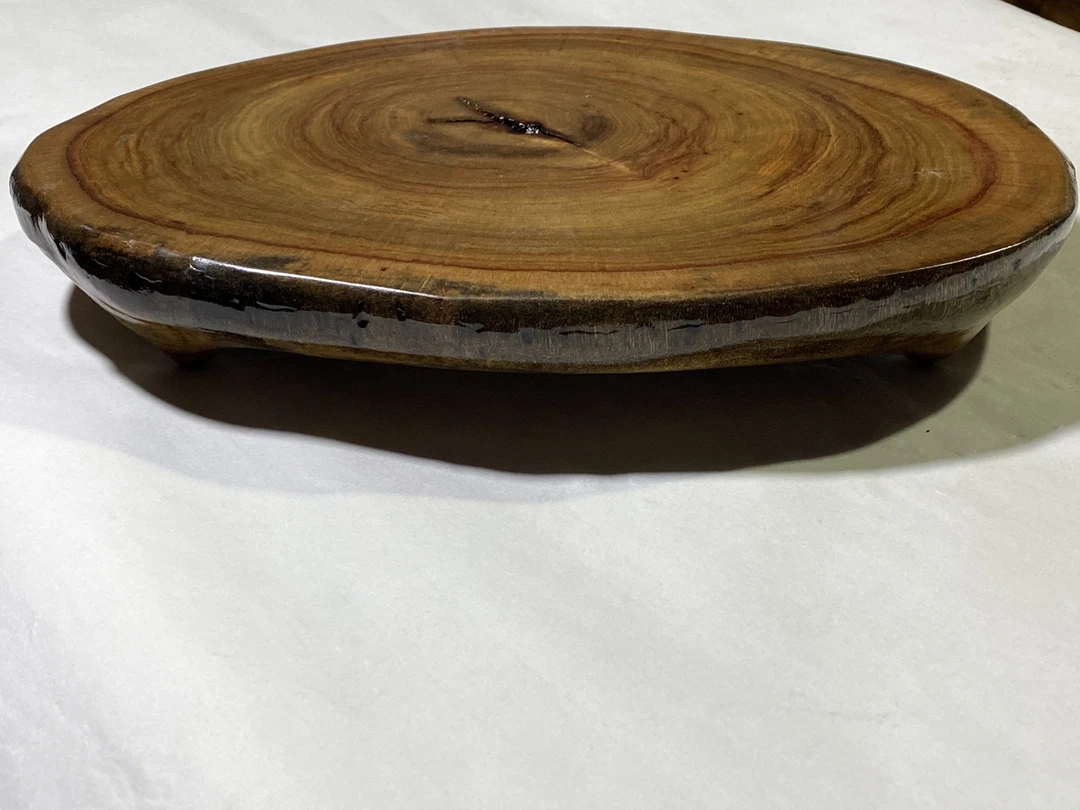 优质香樟木带腿干炮台长度27厘米，宽度20.05厘米高4厘米