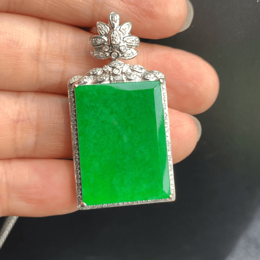 【闪购商品】翡翠颈饰18K金镶嵌翡翠