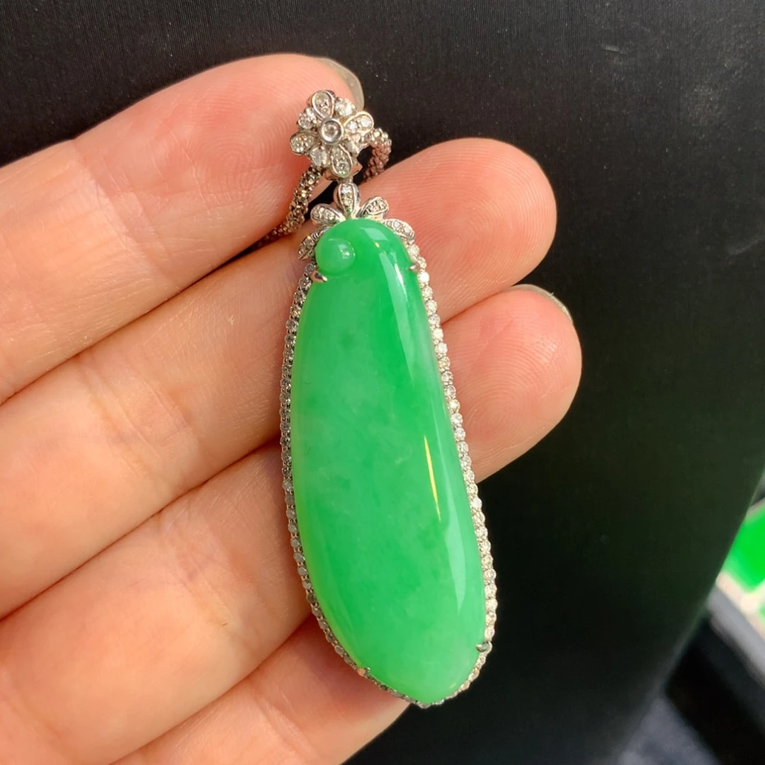 【闪购商品】翡翠颈饰18K金镶嵌翡翠