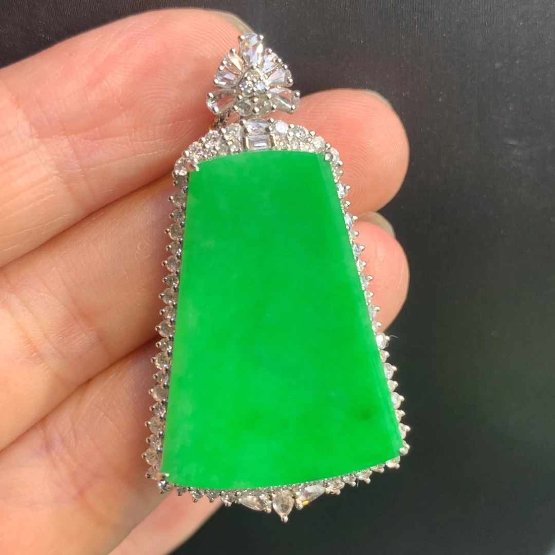 【闪购商品】翡翠颈饰18K金镶嵌翡翠