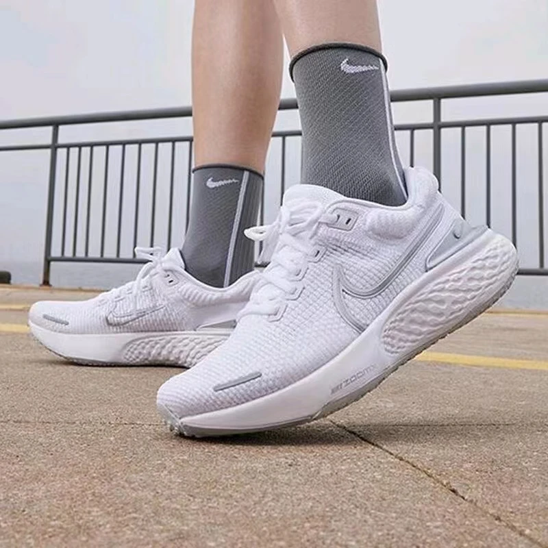 Nike/耐克ZoomX Run Flyknit 2女子运动轻便缓震跑步鞋DC9993-101