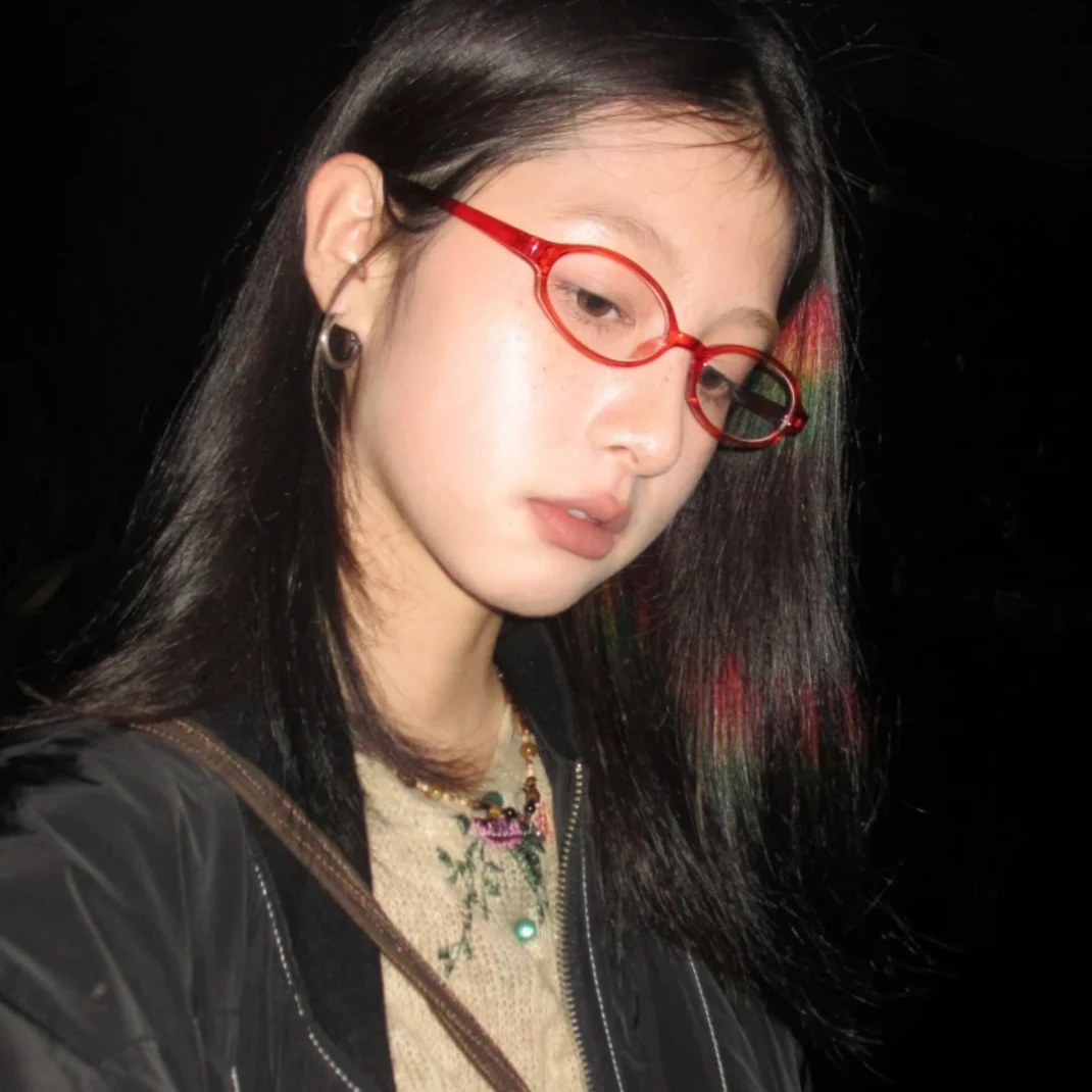 404的店复古红椭圆素颜眼镜架凹造型街拍小红书网红同款平光眼镜