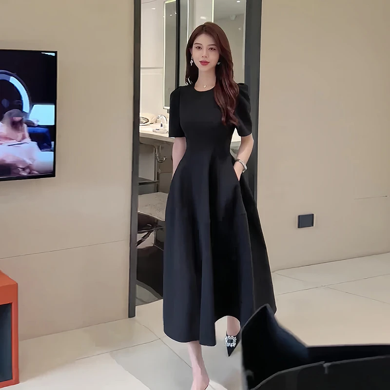 法式气质小黑裙2024夏季新款开叉设计感轻奢收腰连衣裙6920