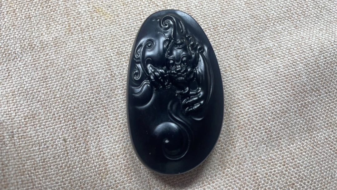 山料墨玉牌子貔貅