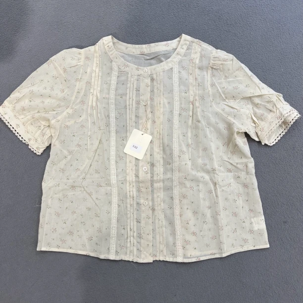 532夏季圆领米色小粉花小衫碎花