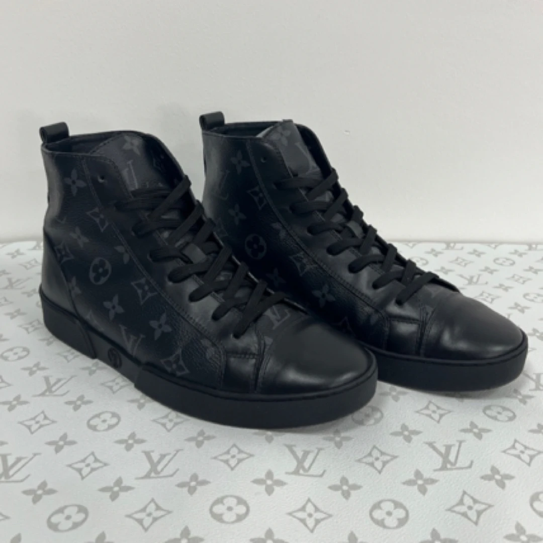 99新 LouisVuitton/路易威登 黑色老花半印高帮时尚板鞋 39.5码