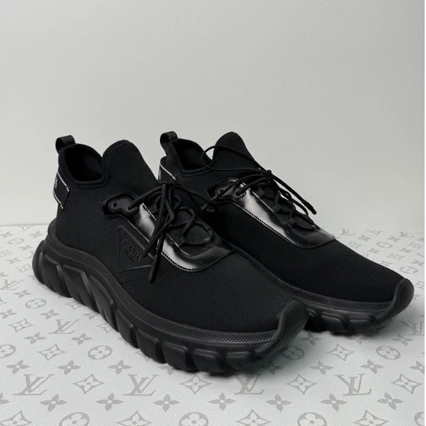 99新 Prada/普拉达 网面舒适休闲男士一脚蹬运动鞋 43码98新