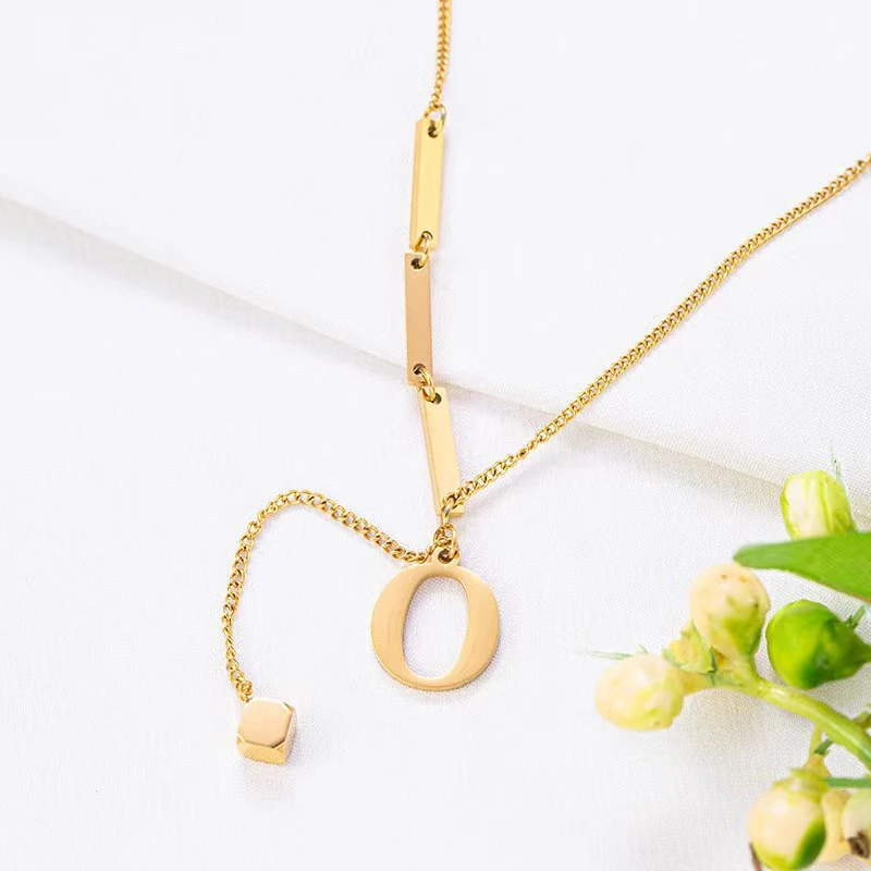 钛钢项链 26个字母时尚流苏设计感流苏项链