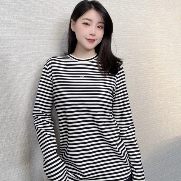 Girdear/哥弟1300866新品条纹简约百搭时尚显瘦圆领打底长袖T恤