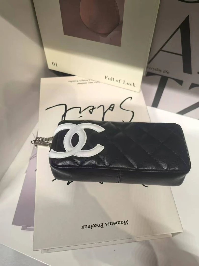 95新 Chanel/香奈儿 Chanel 黑白康鹏笔袋 /9385508