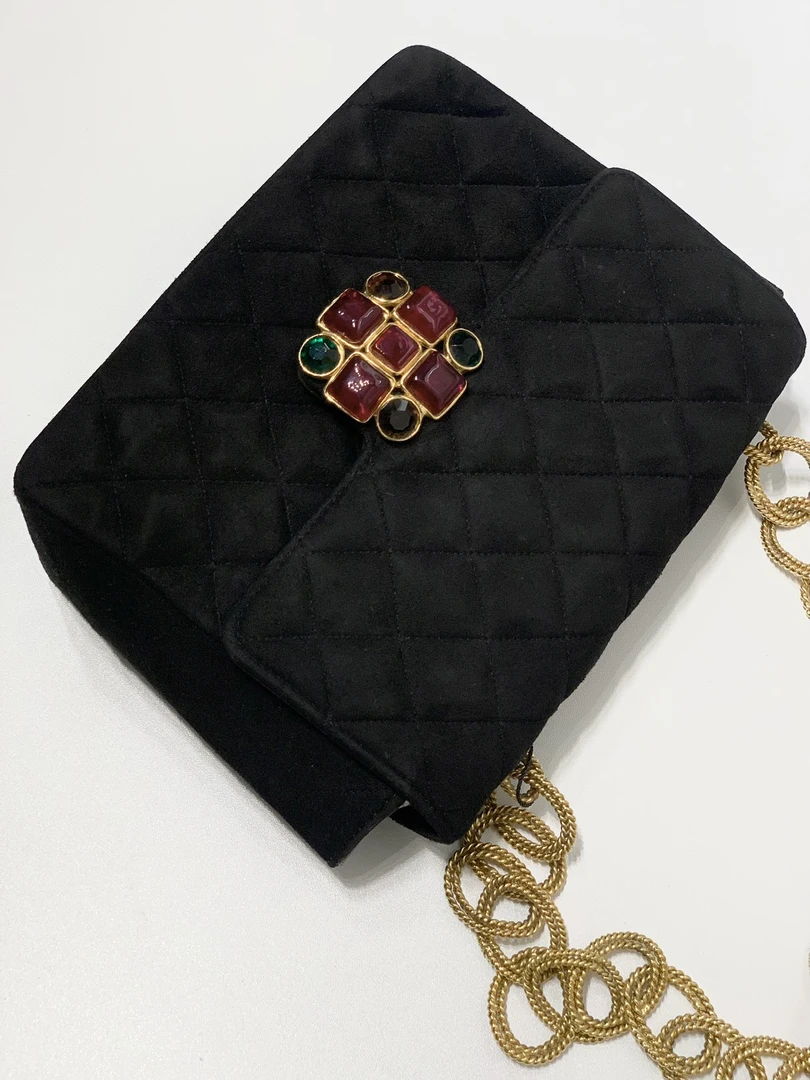 95新 Chanel/香奈儿 HIHI精选/ 黑色麂皮琉璃扣口盖包 1开