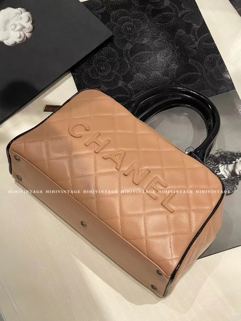 95新 Chanel/香奈儿 HIHI/ 奶茶色拼黑色小号保龄球手提包/一店