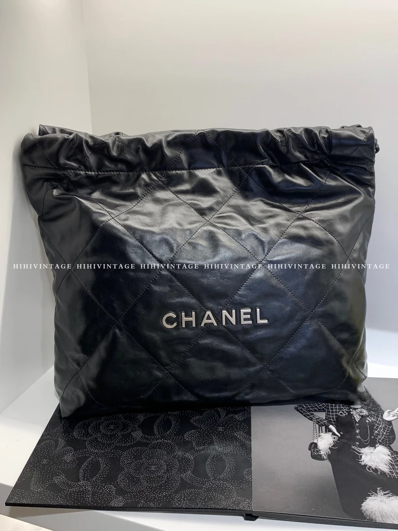 99新 Chanel/香奈儿 HIHI/黑银中号22bag 芯片款/11081360