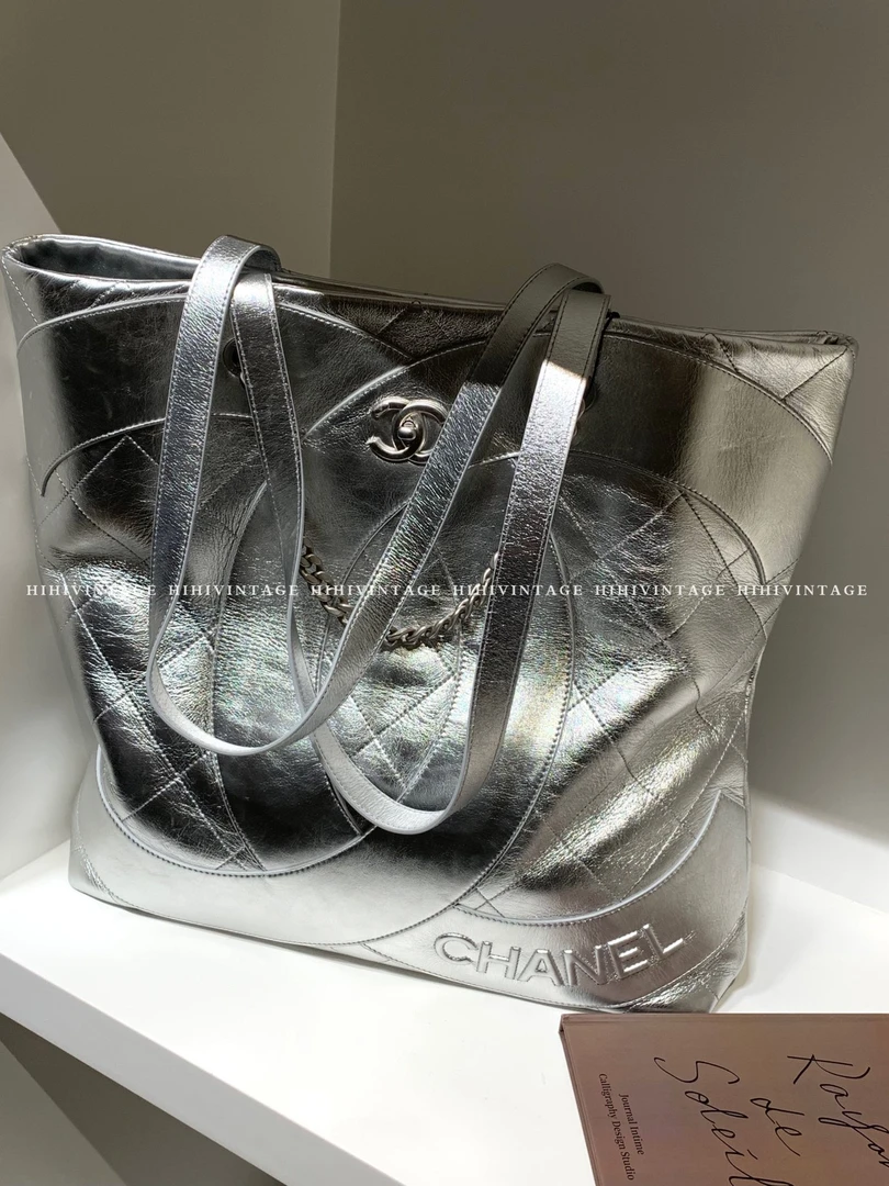99新 Chanel/香奈儿 HIHI/Chanel23C银色大logotote包 /一店