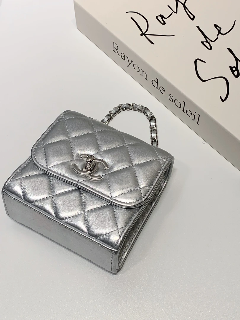 99新 Chanel/香奈儿 HIHI/21S 银色银扣羊皮Trendy CC mini/一店